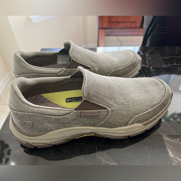 New w/o box men’s Sketchers Relaxed Fit Respected - Fallston. Size 11. Taupe. - Picture 4 of 12